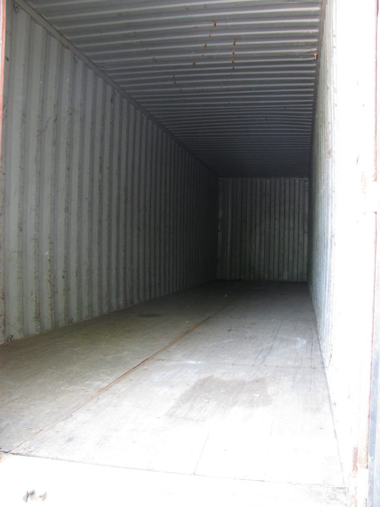 self storage kraków, prądnik czerwony, batowice - wnętrze kontenera